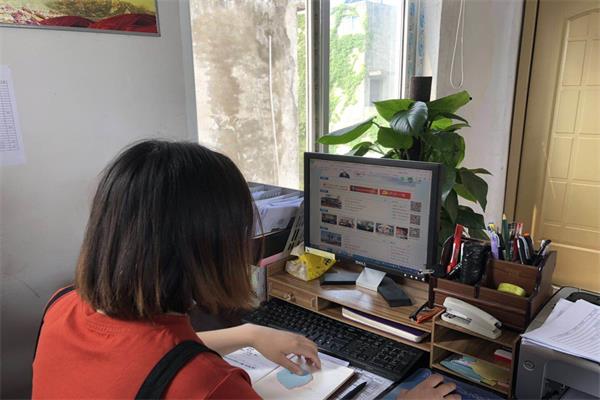 莊墓鎮(zhèn):多舉措做好萬(wàn)村網(wǎng)頁(yè)維護(hù)工作.jpg